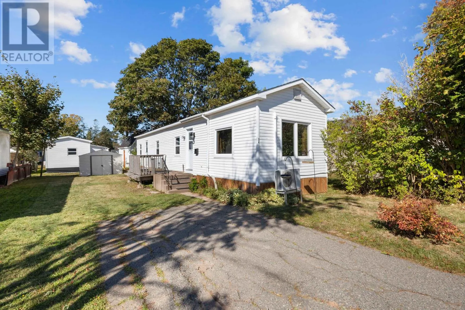 34 linkletter Estates