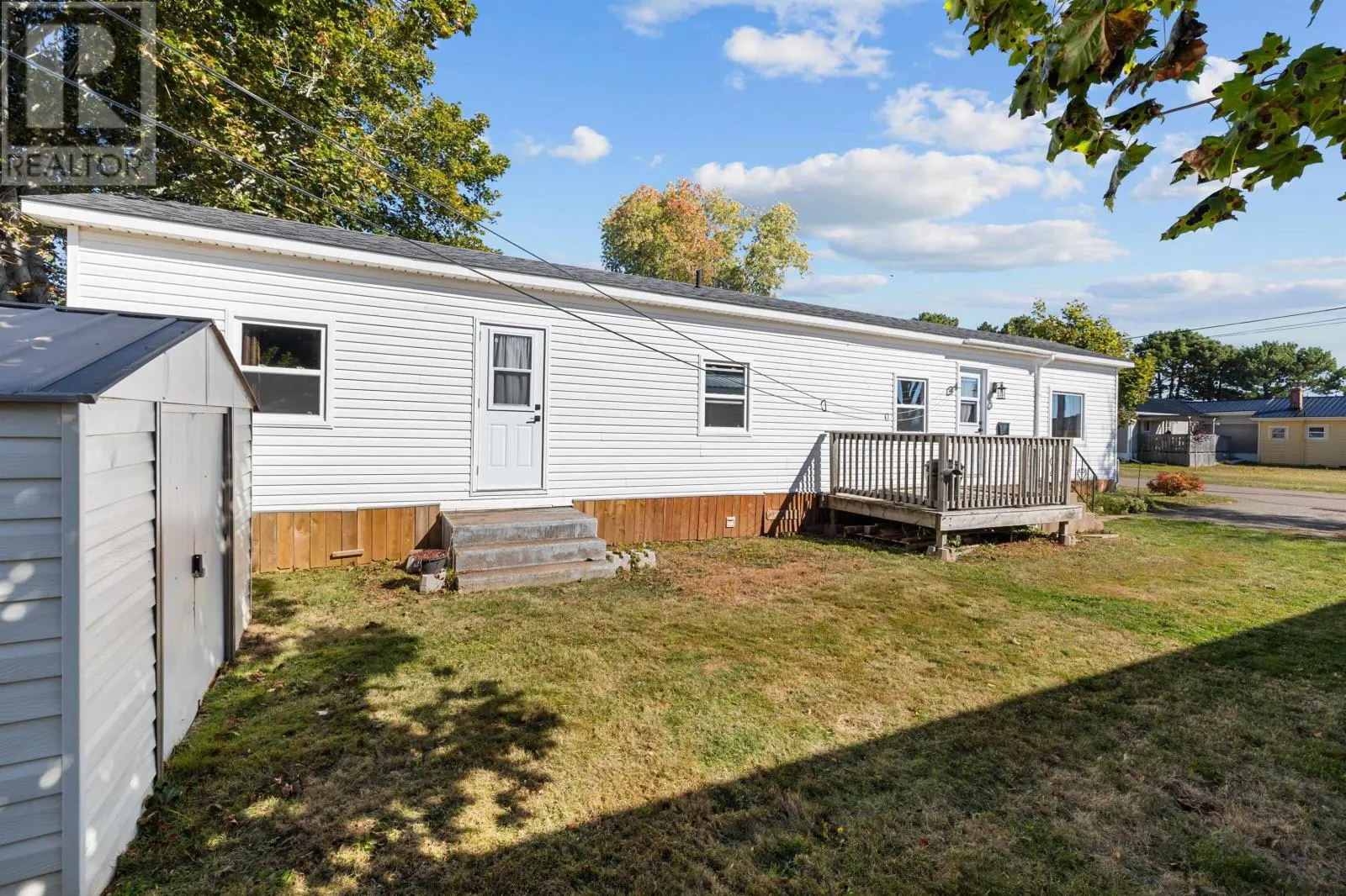 34 linkletter Estates