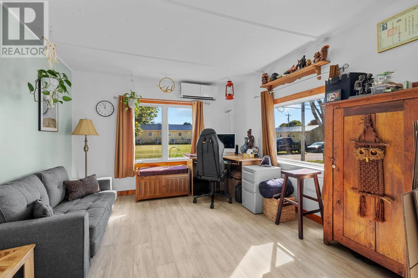34 linkletter Estates