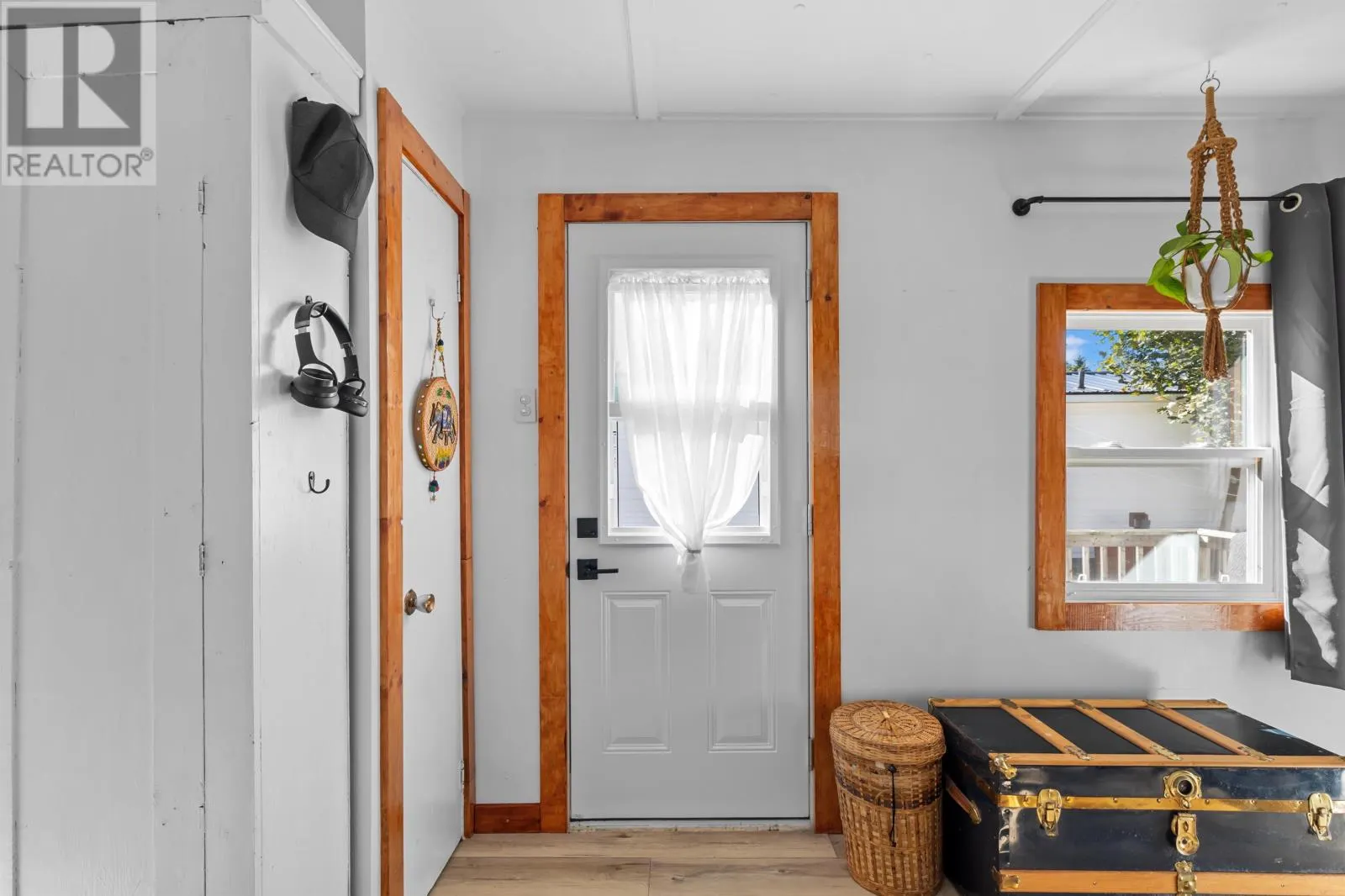 34 linkletter Estates