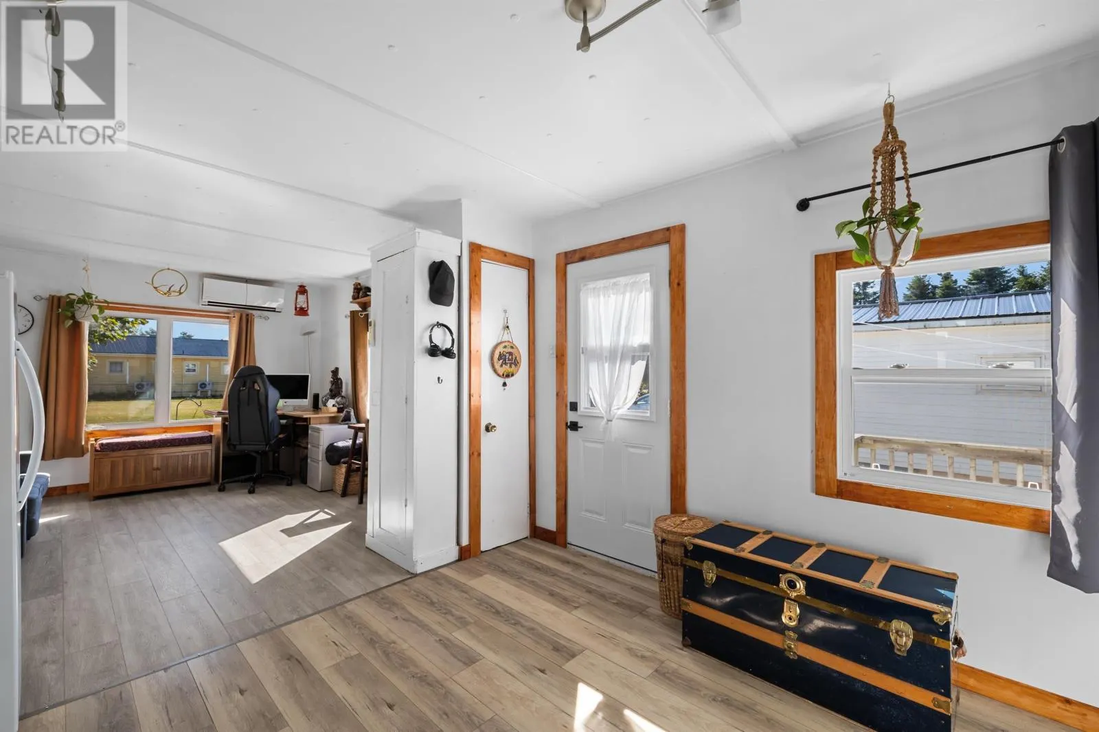 34 linkletter Estates