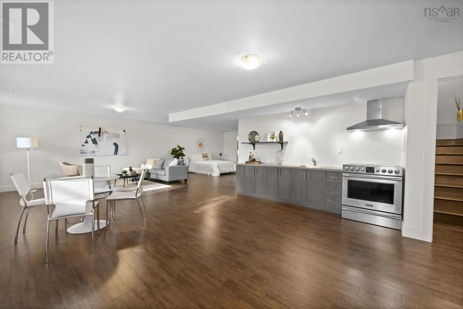 5 Barnsley Court