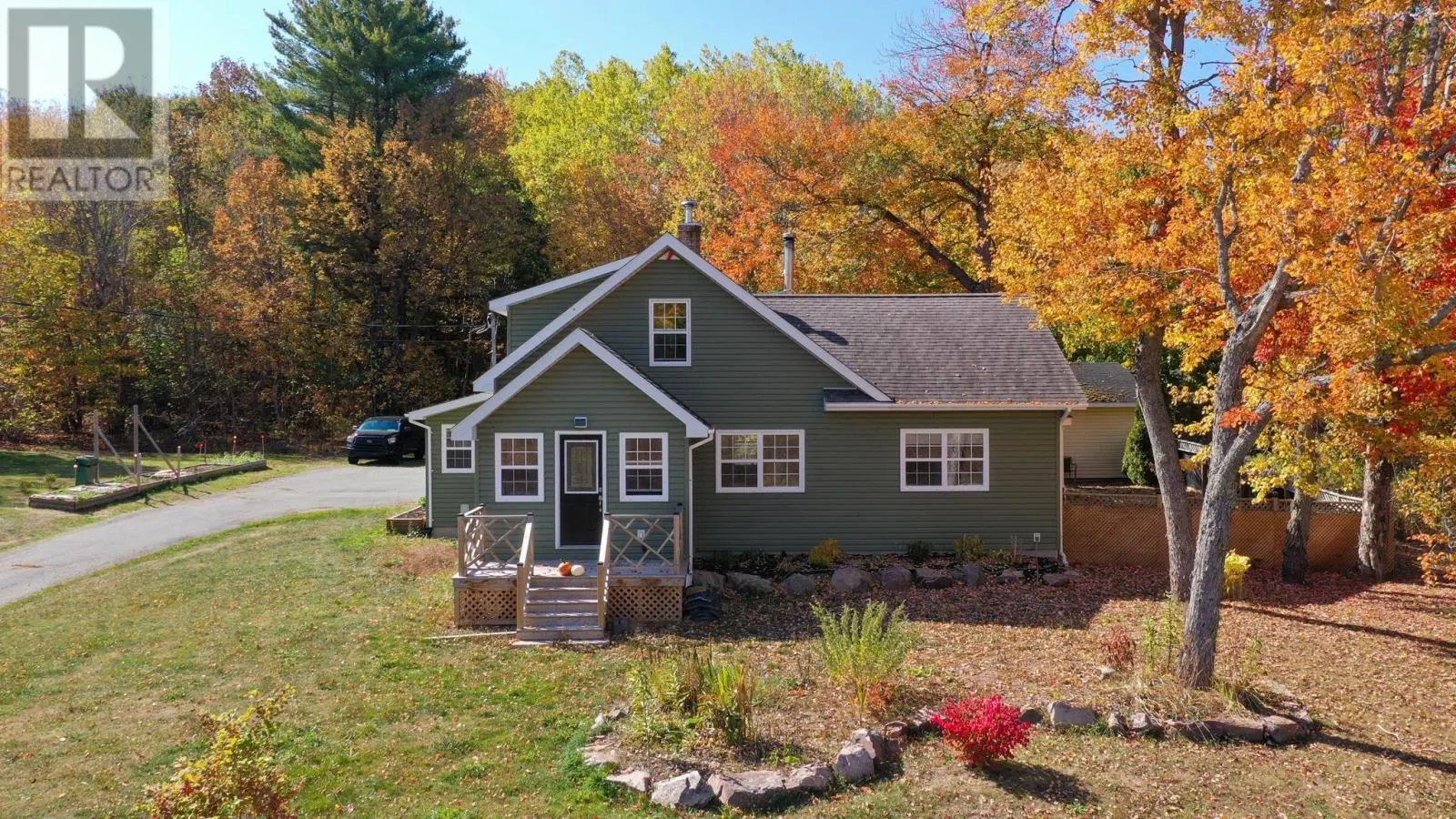 2027 Deep Hollow Road