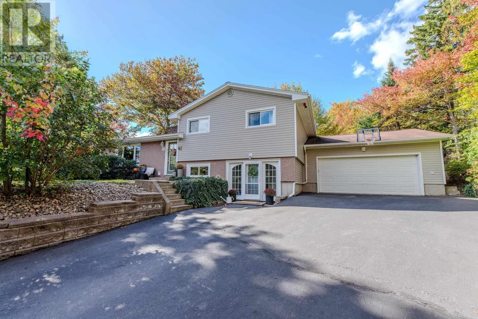6 Cummings Drive