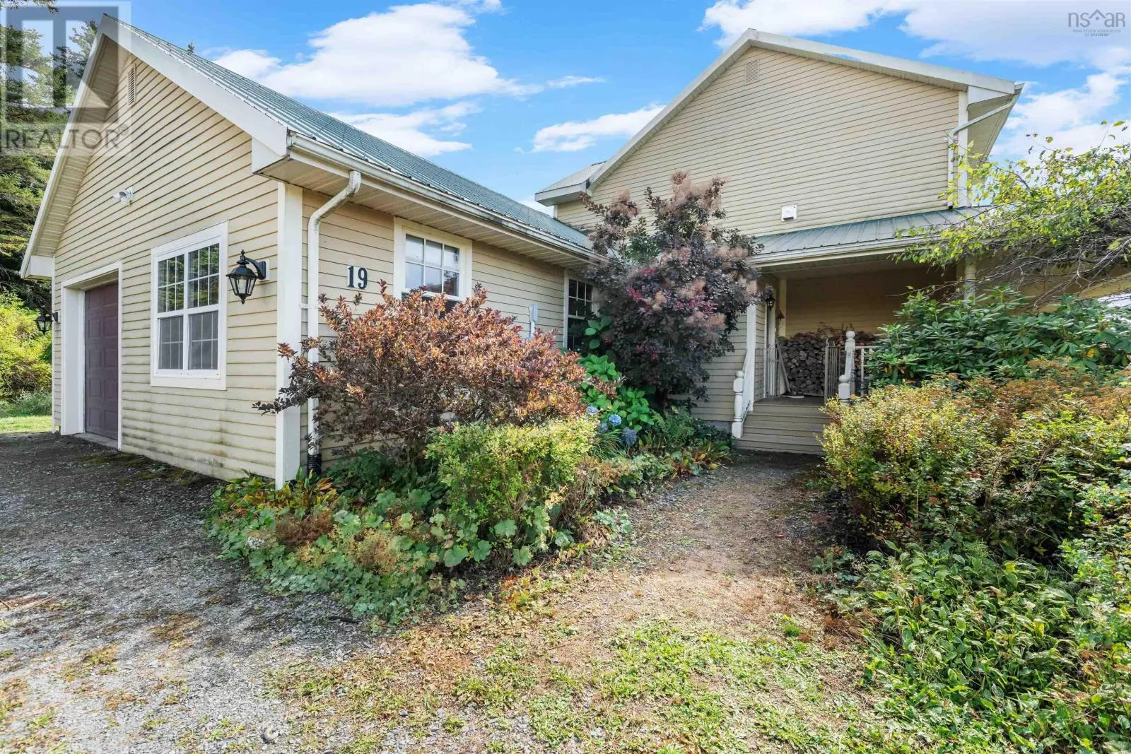 19 Foxberry Hill