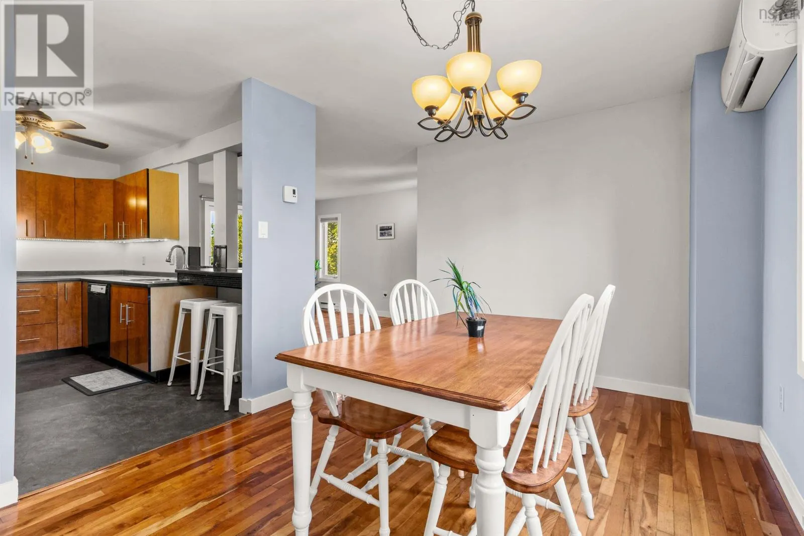 5899 Gainsborough Place