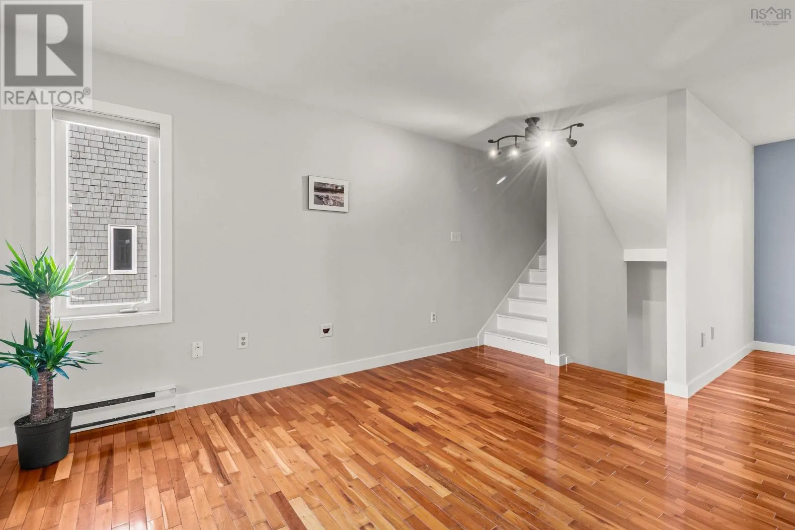 5899 Gainsborough Place