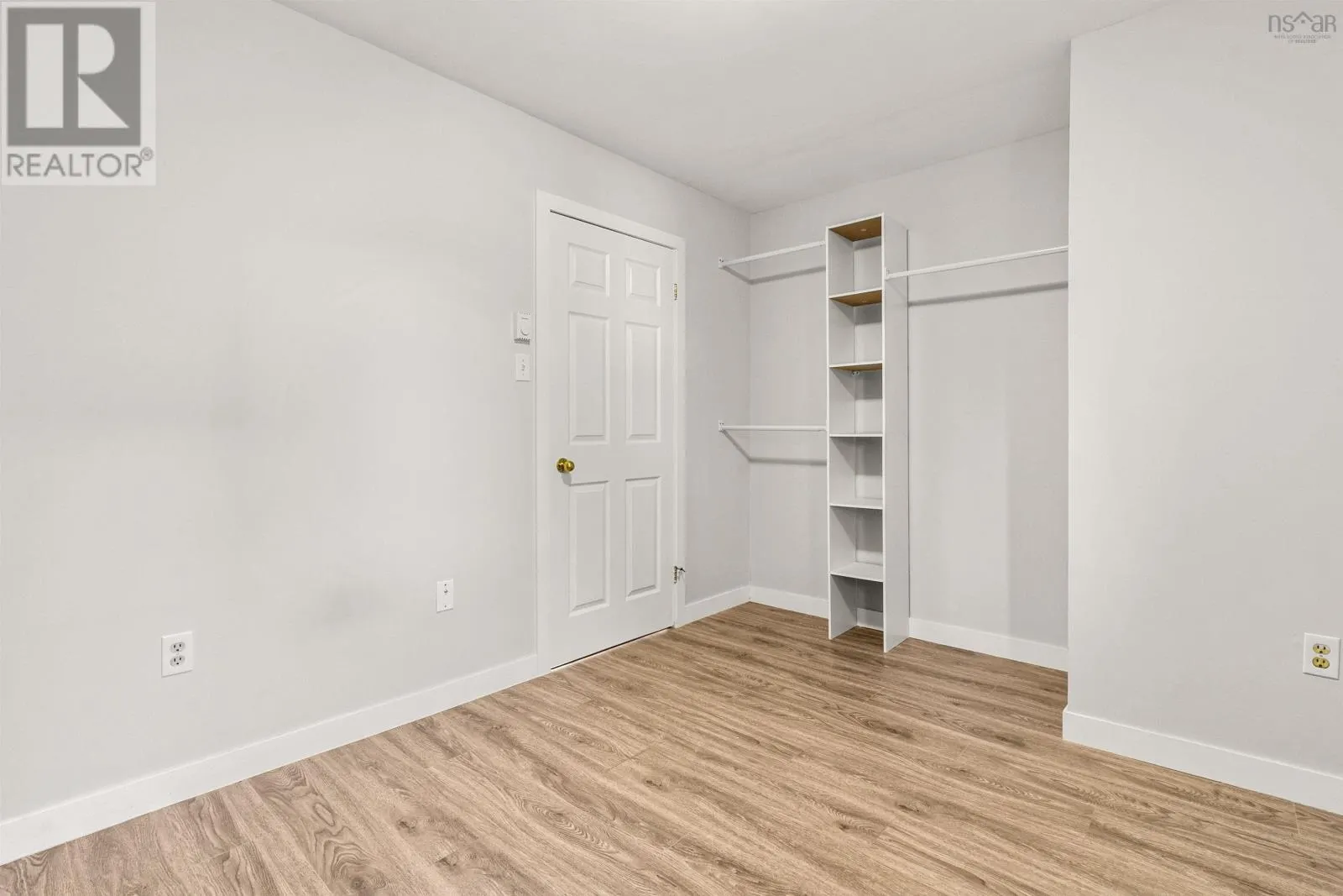 5899 Gainsborough Place
