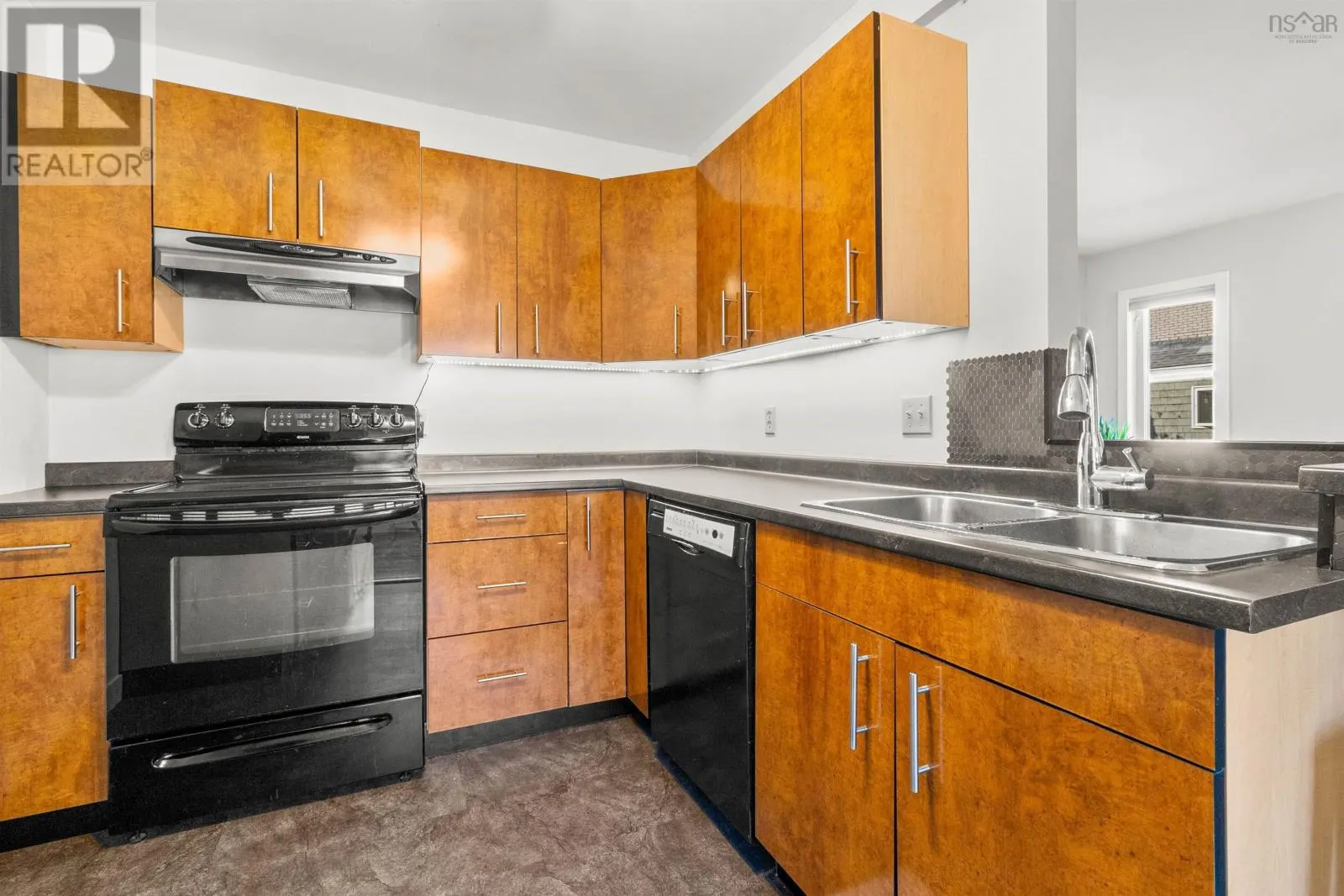 5899 Gainsborough Place