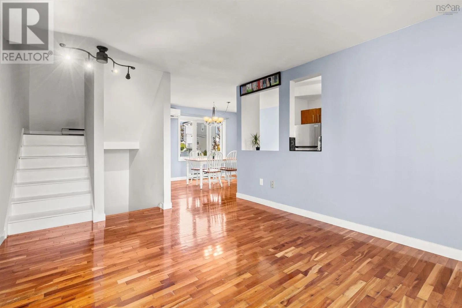 5899 Gainsborough Place