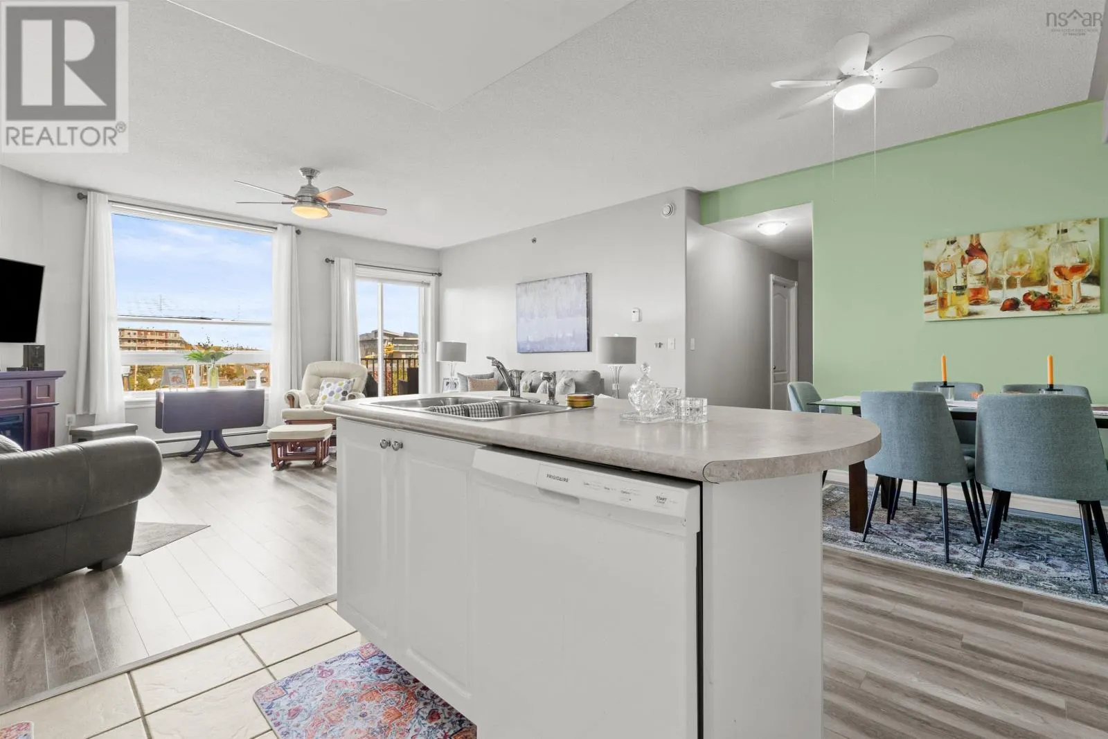 307 10 Regency Park Drive