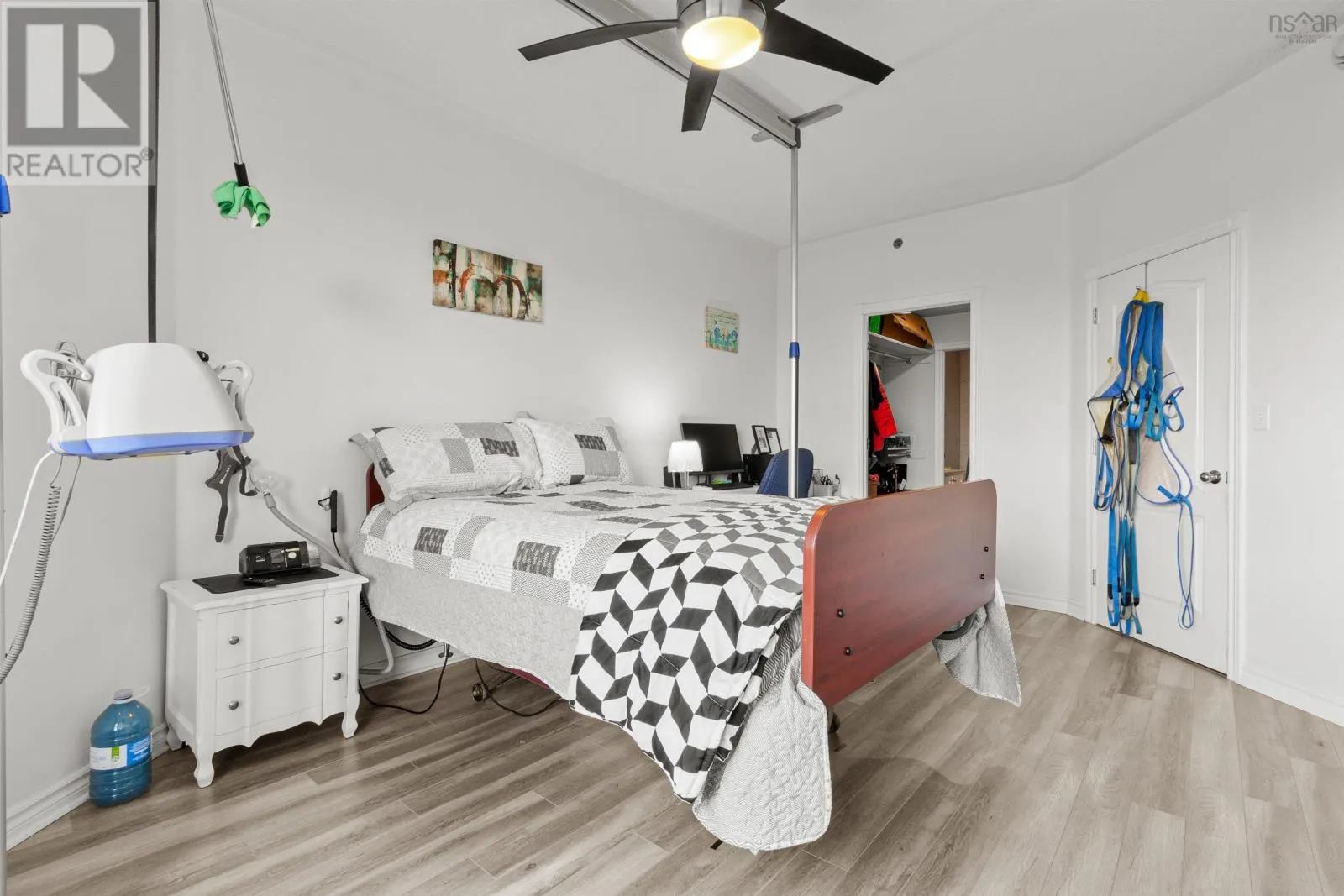 307 10 Regency Park Drive