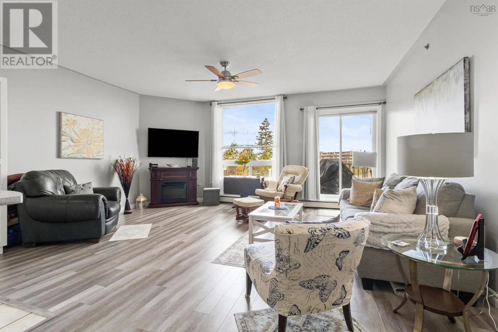 307 10 Regency Park Drive