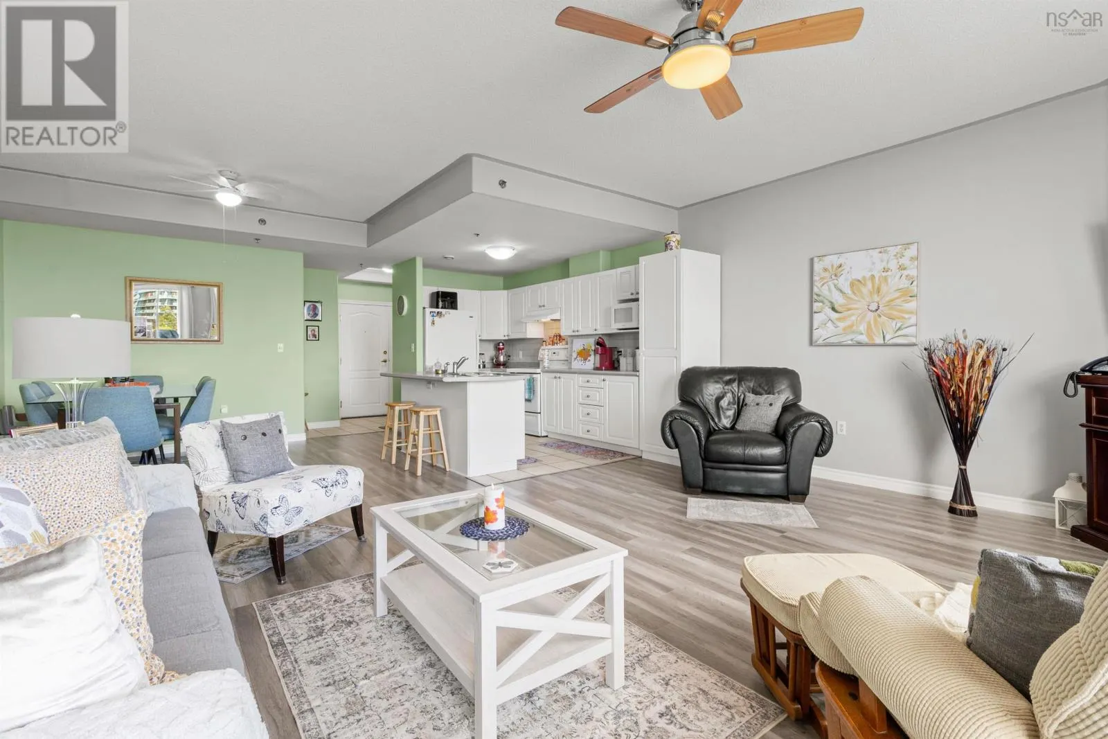 307 10 Regency Park Drive