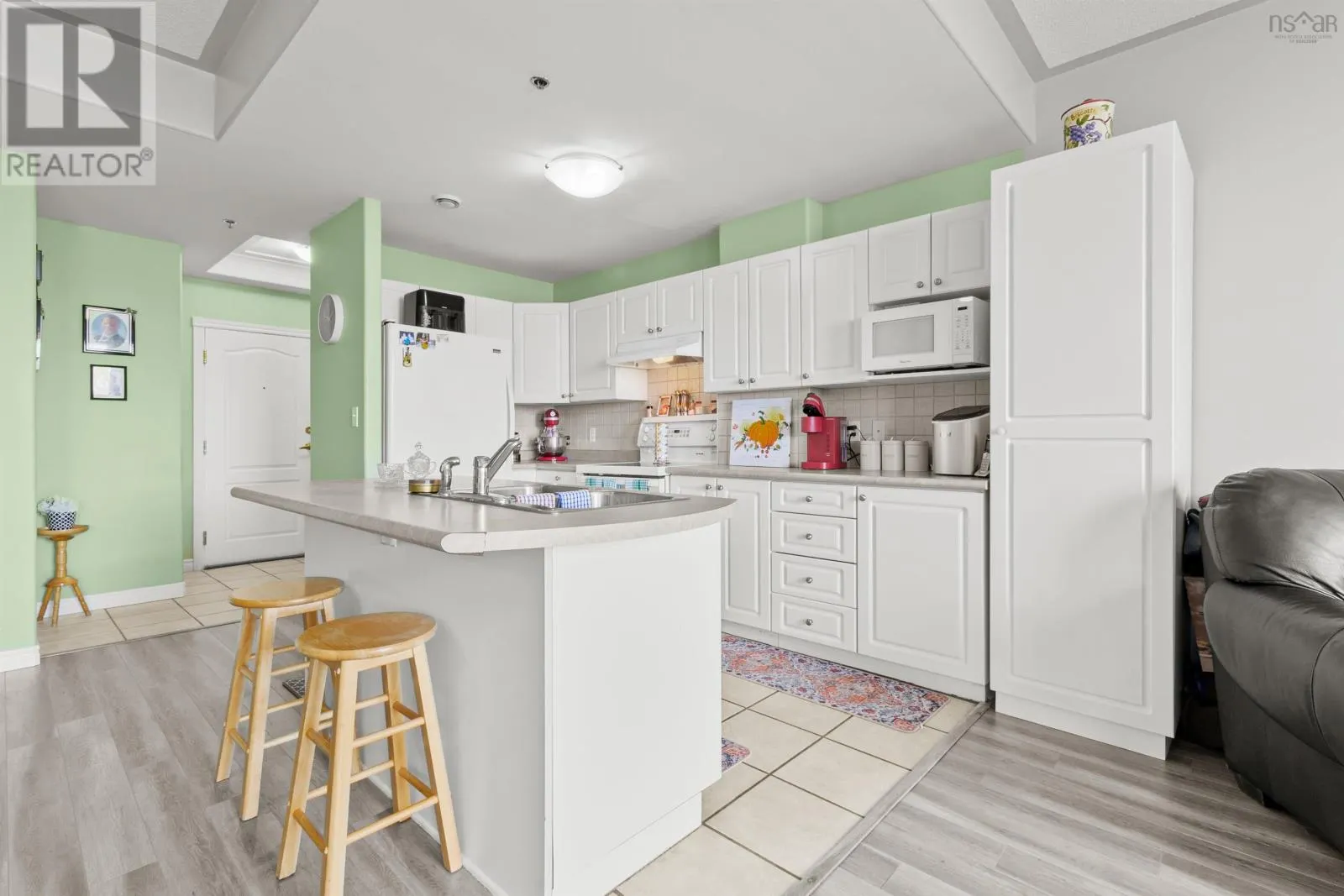 307 10 Regency Park Drive