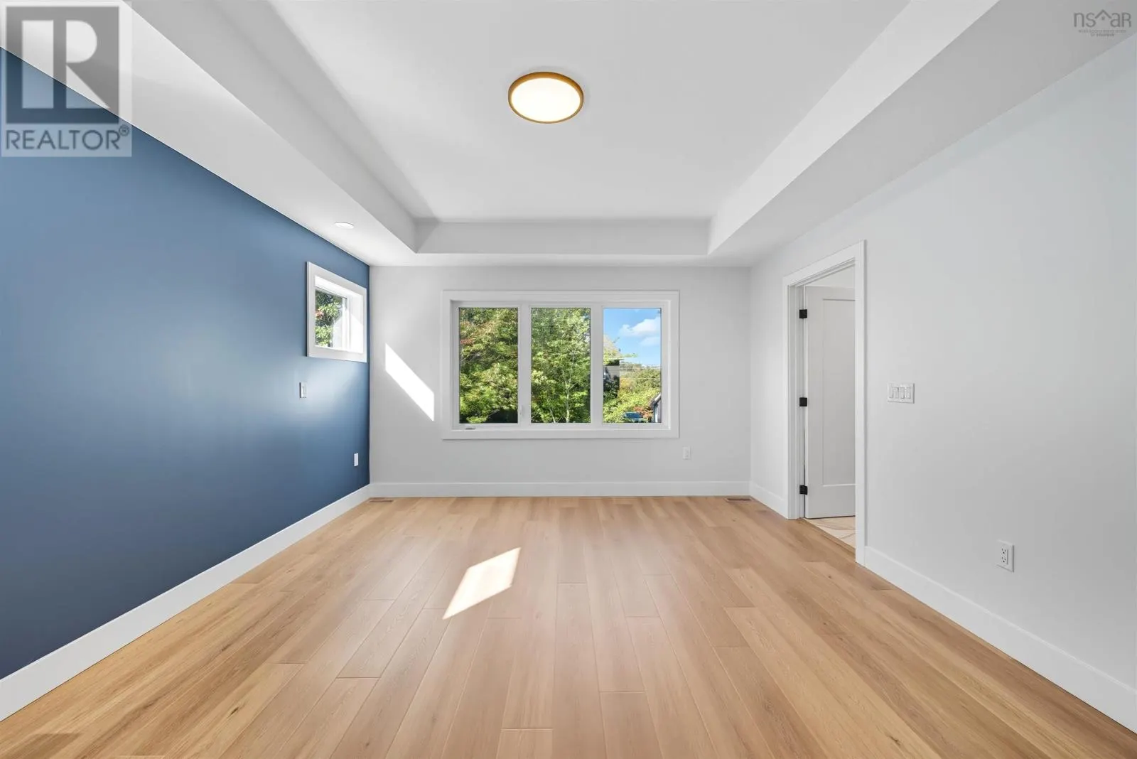 21 Pearlgarden Close