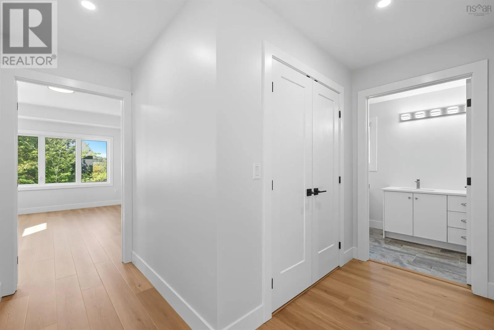21 Pearlgarden Close