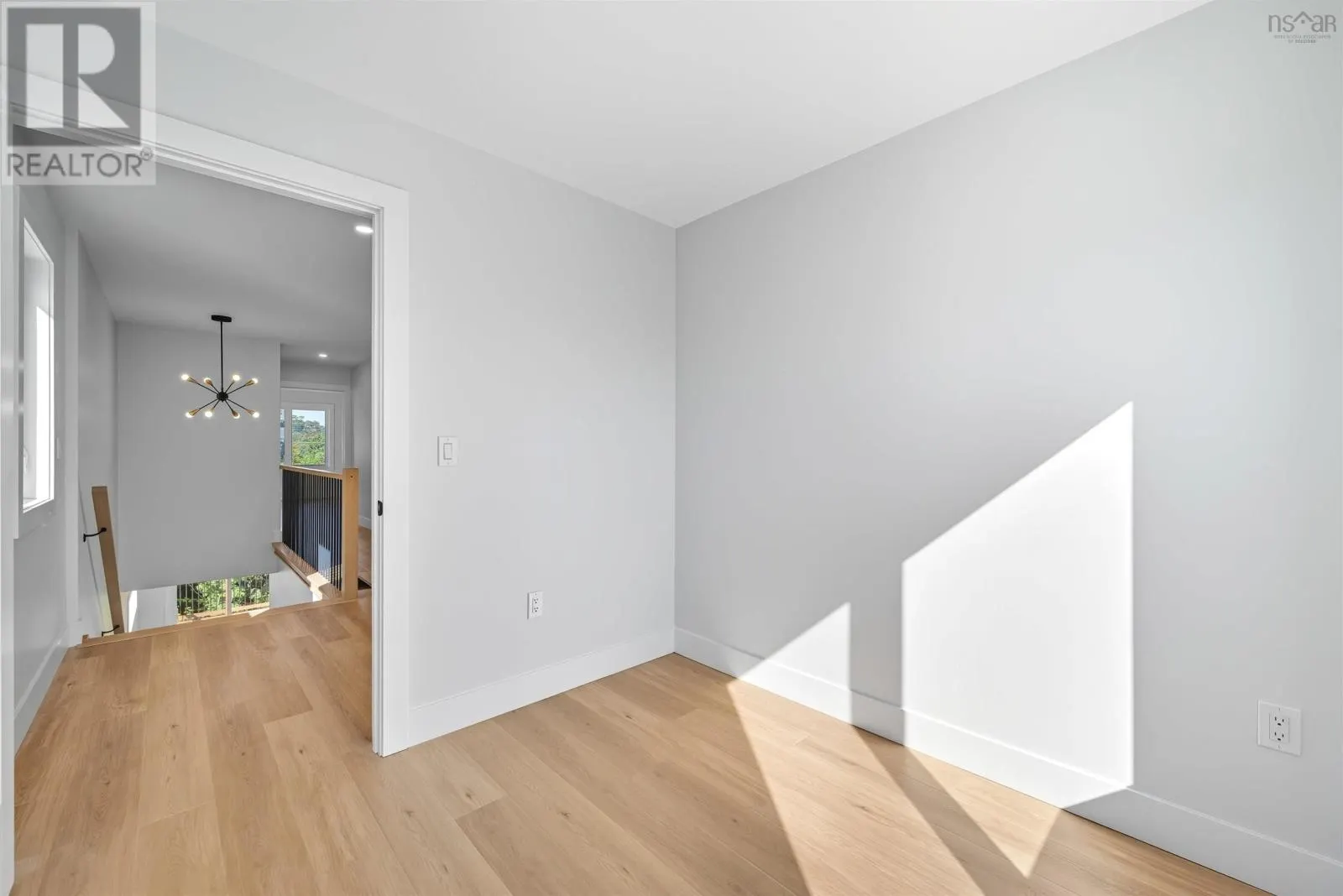 21 Pearlgarden Close