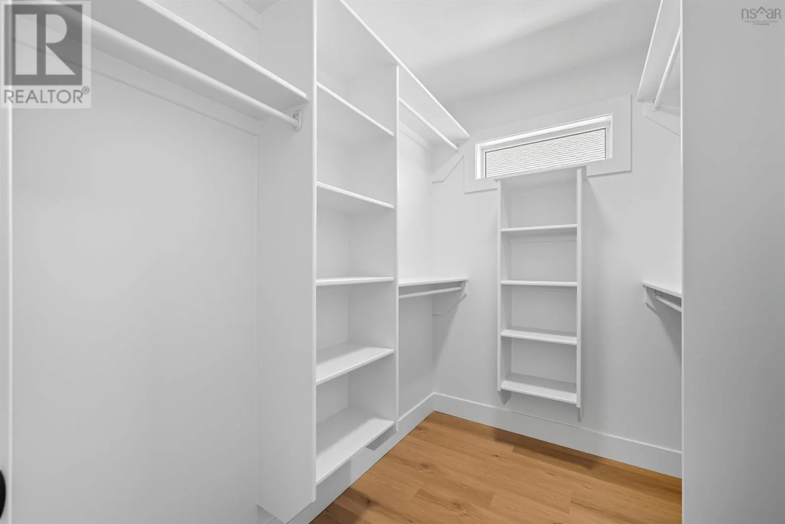 21 Pearlgarden Close