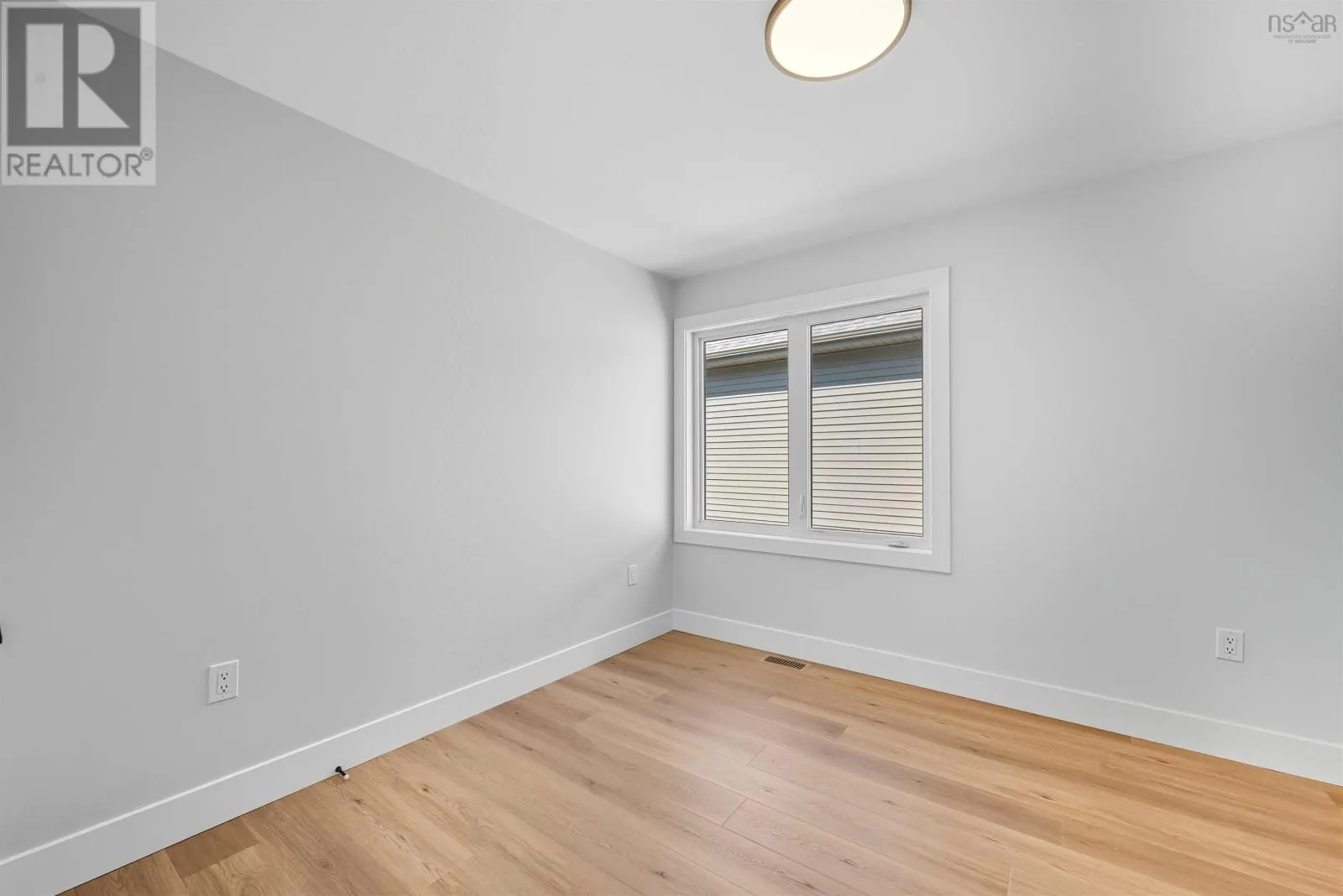 21 Pearlgarden Close
