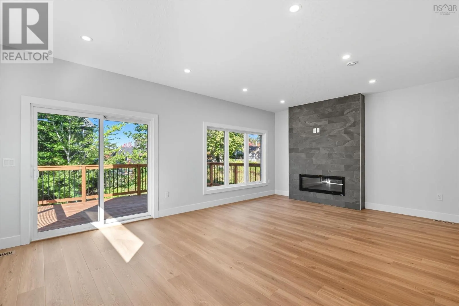 21 Pearlgarden Close