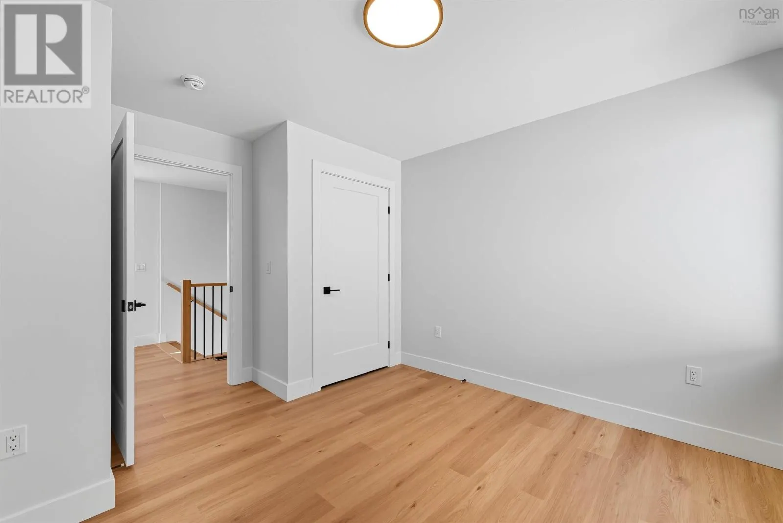 21 Pearlgarden Close
