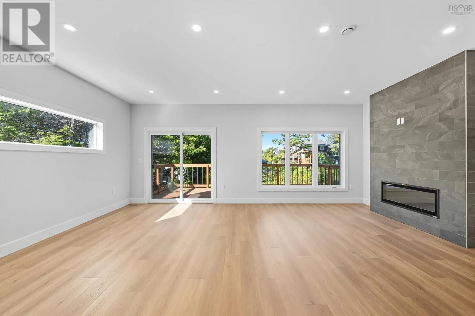 21 Pearlgarden Close