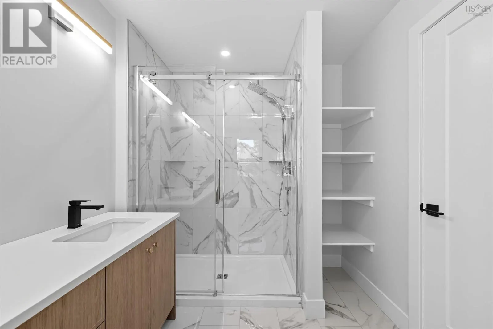 21 Pearlgarden Close