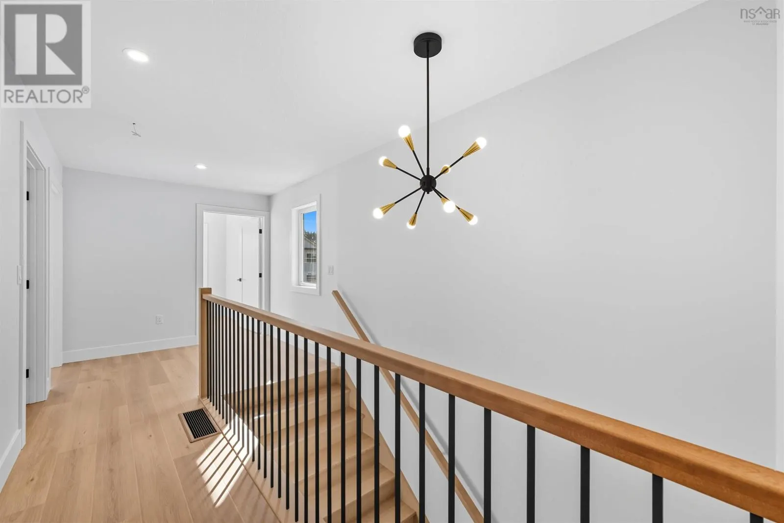 21 Pearlgarden Close