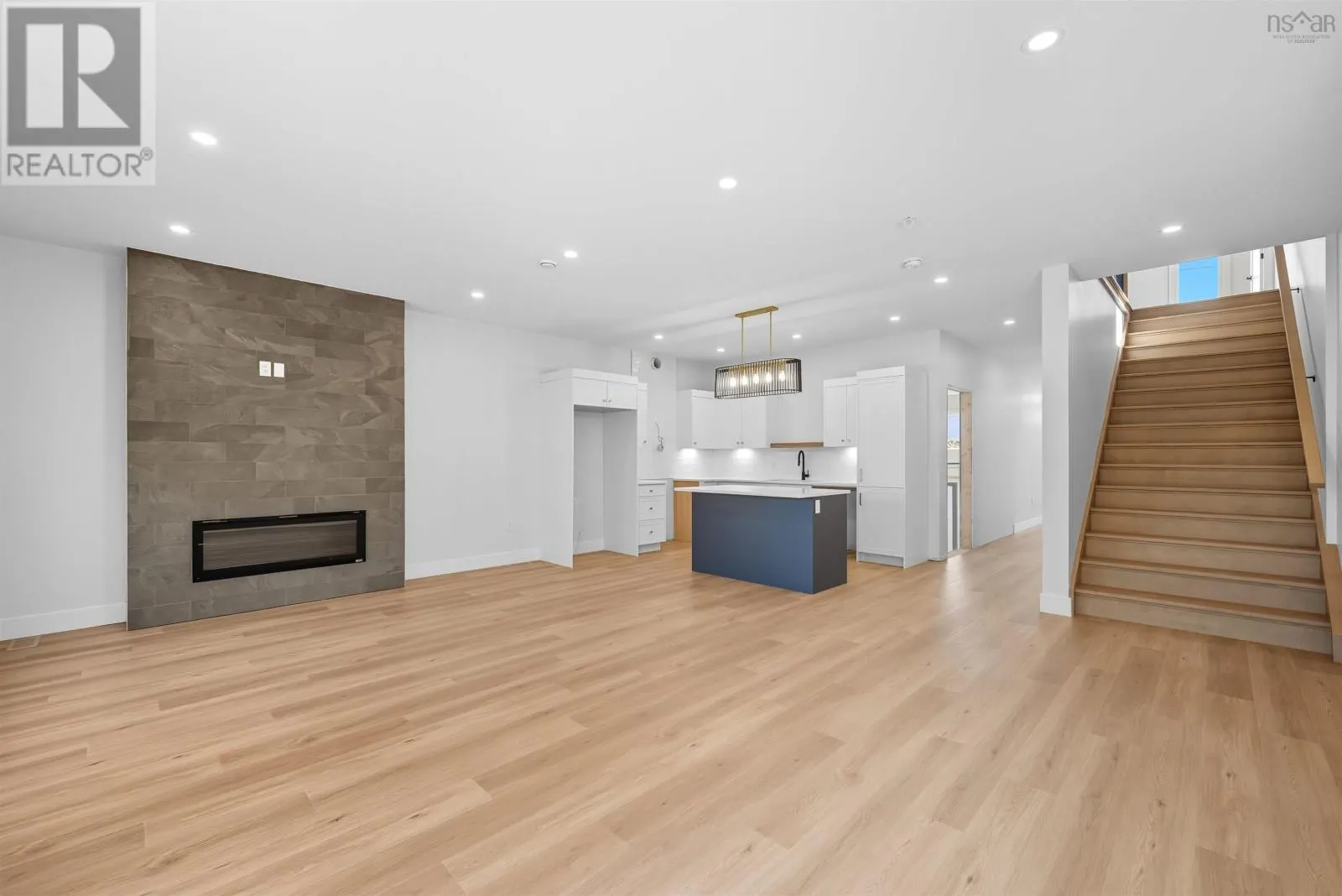 21 Pearlgarden Close