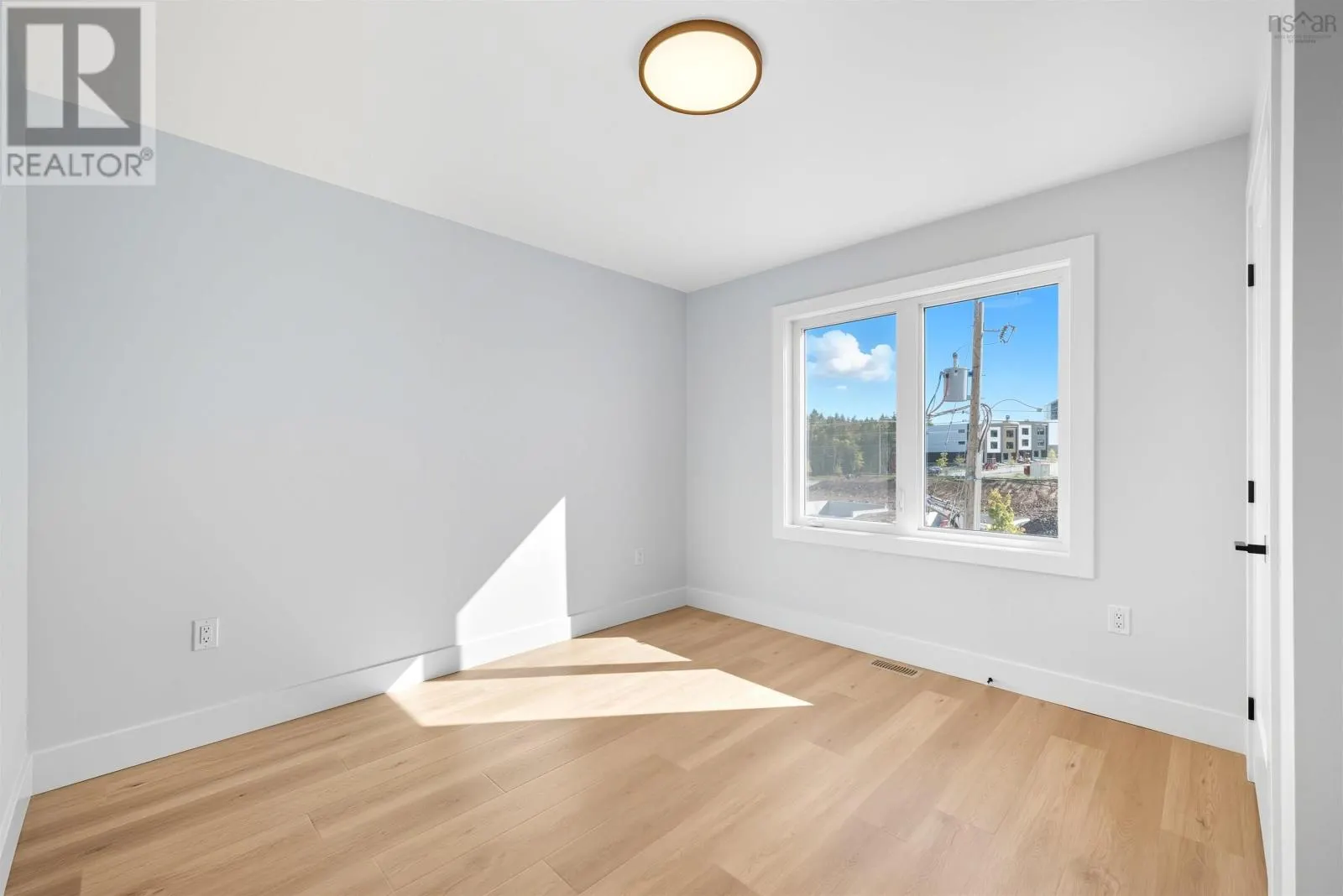 21 Pearlgarden Close