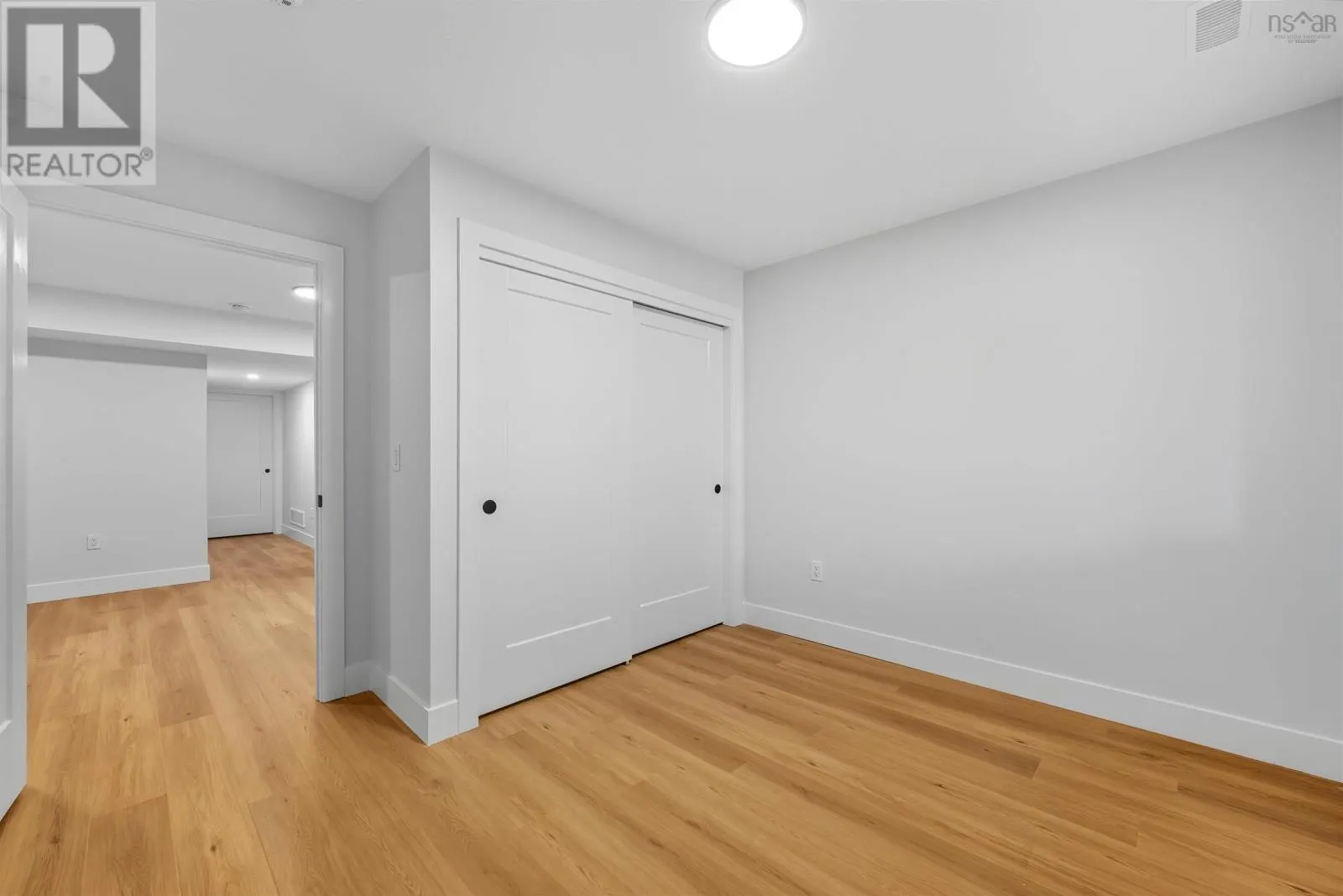 21 Pearlgarden Close
