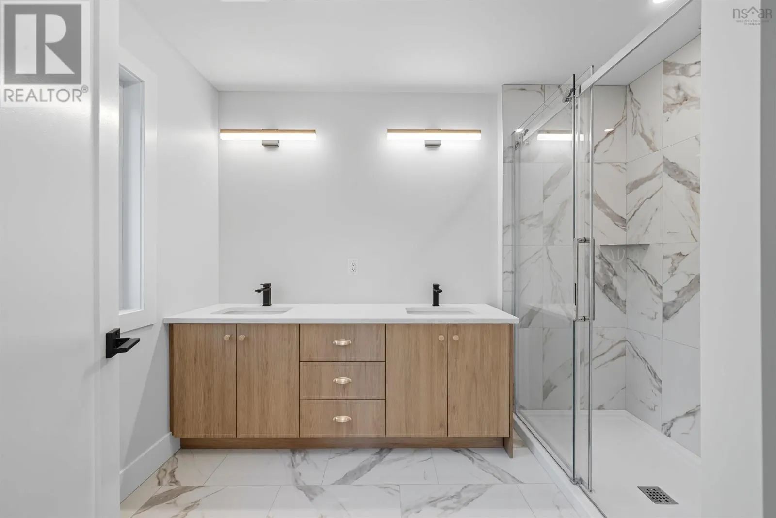 21 Pearlgarden Close