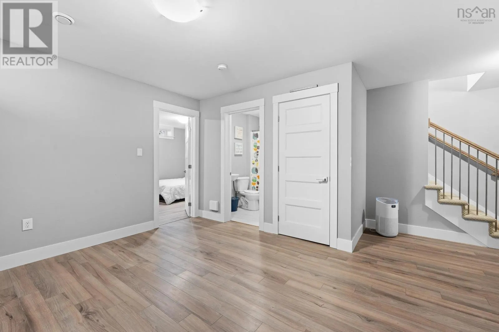 202 Titanium Crescent