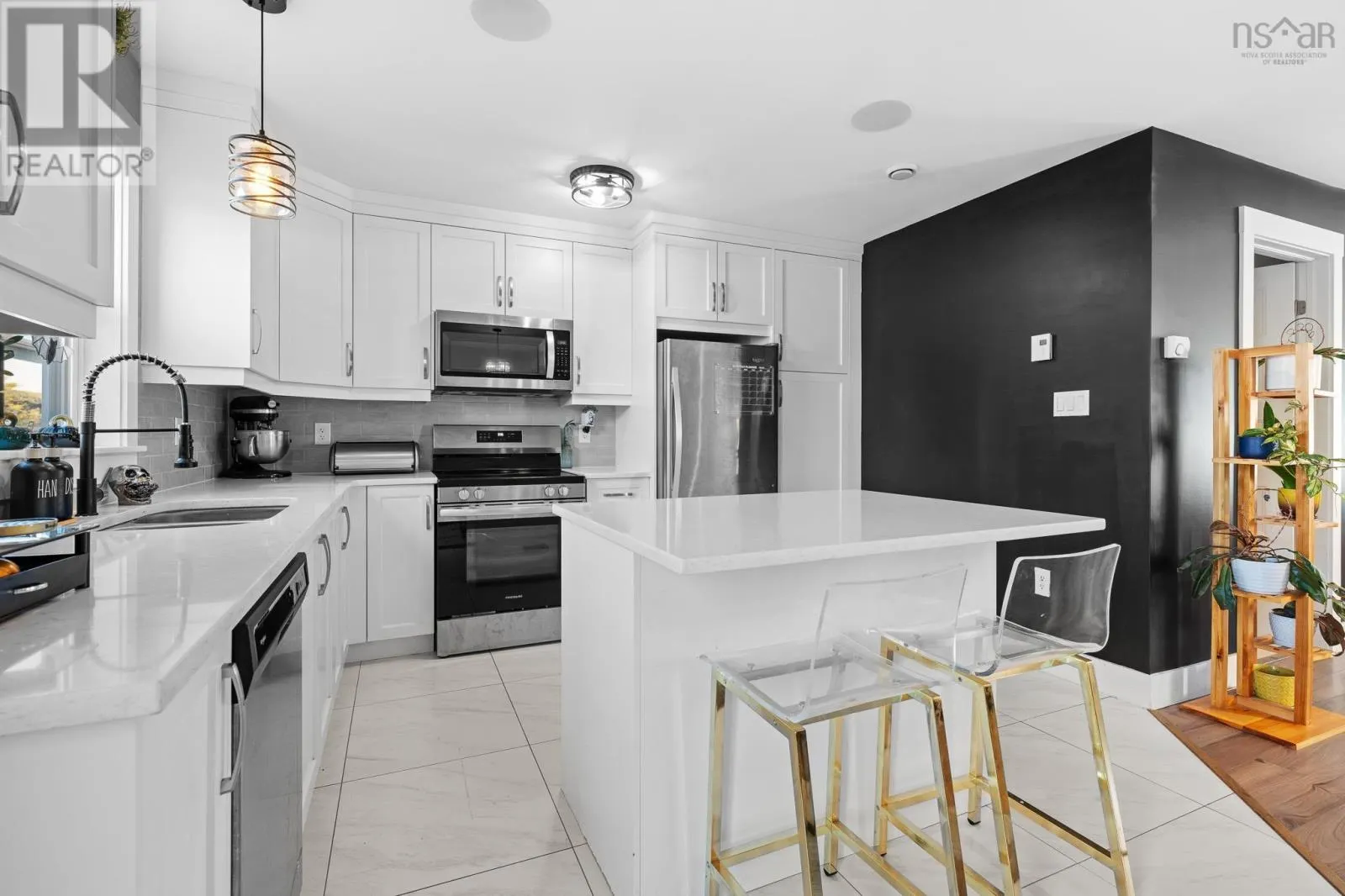 202 Titanium Crescent