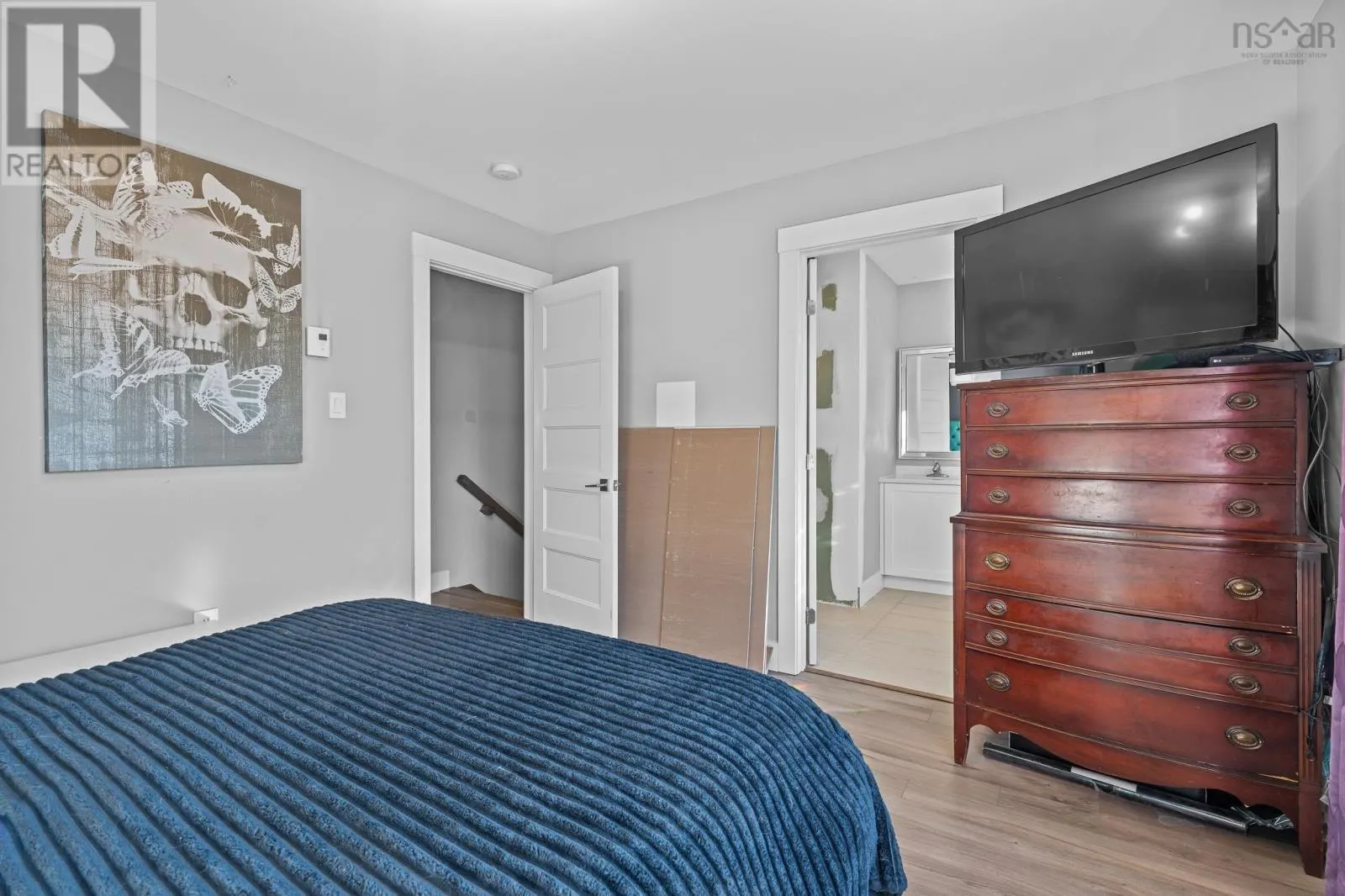 202 Titanium Crescent