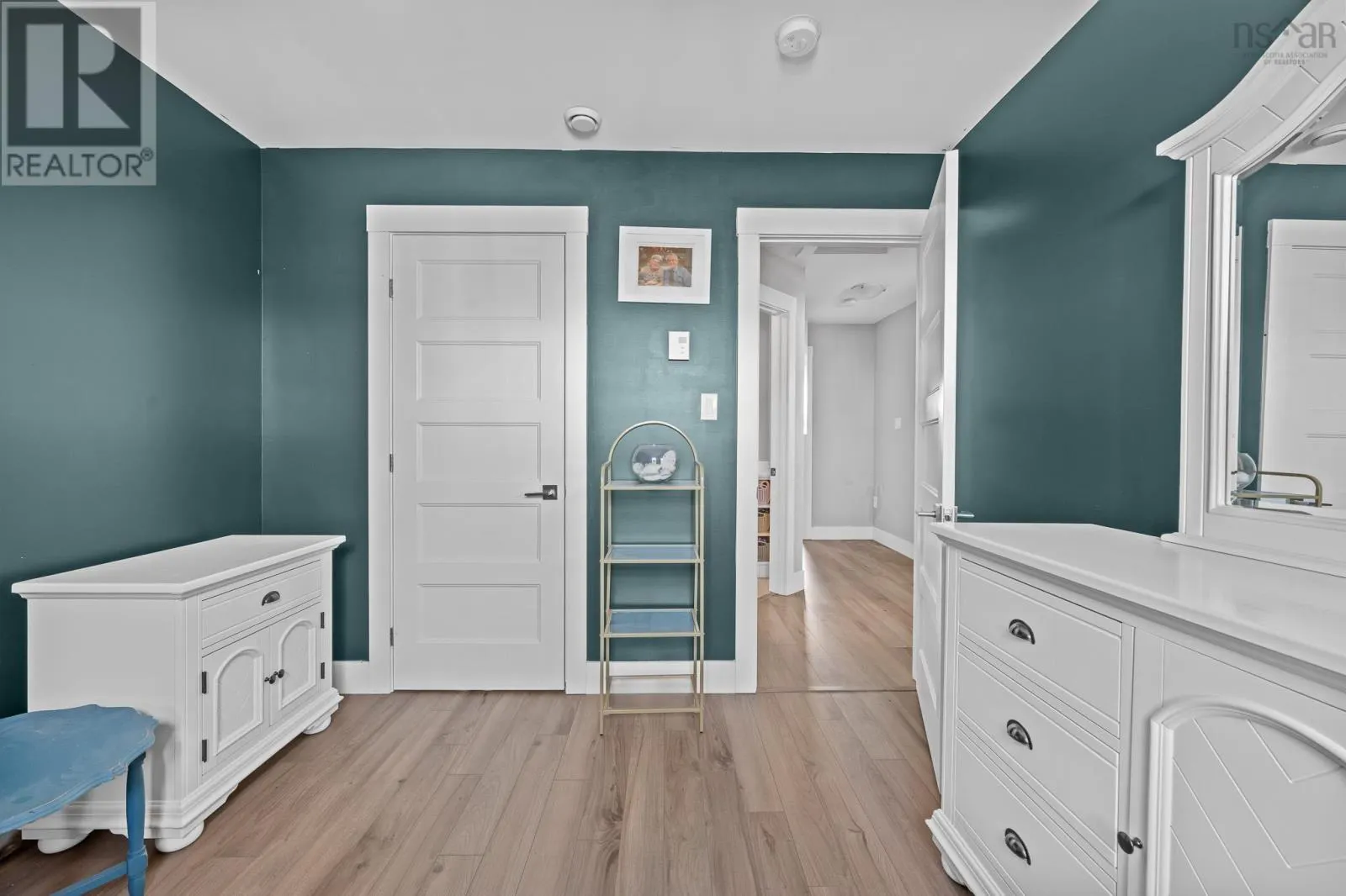 202 Titanium Crescent