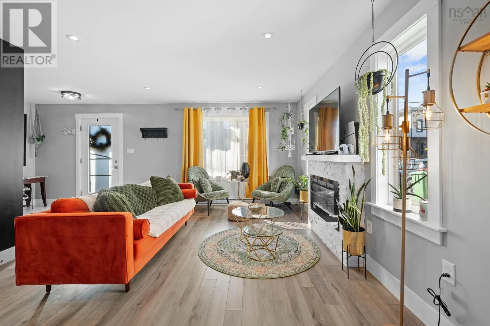 202 Titanium Crescent