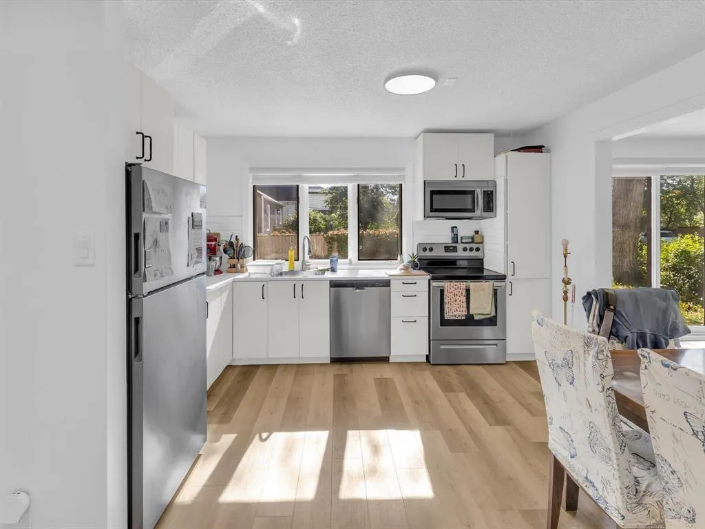 261 Des Meurons Street