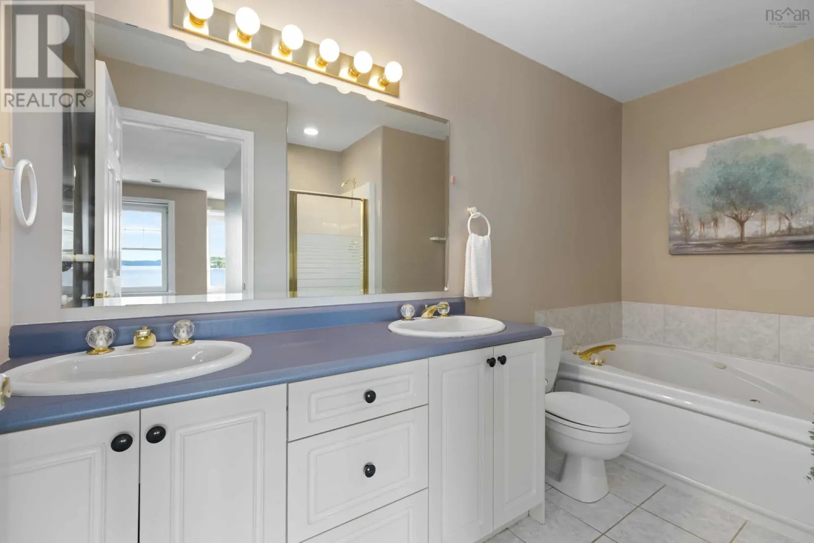 13 Arthur Lismer Court