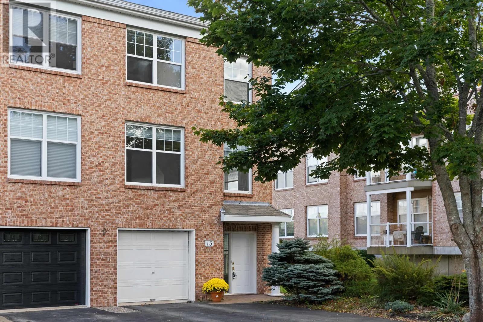 13 Arthur Lismer Court