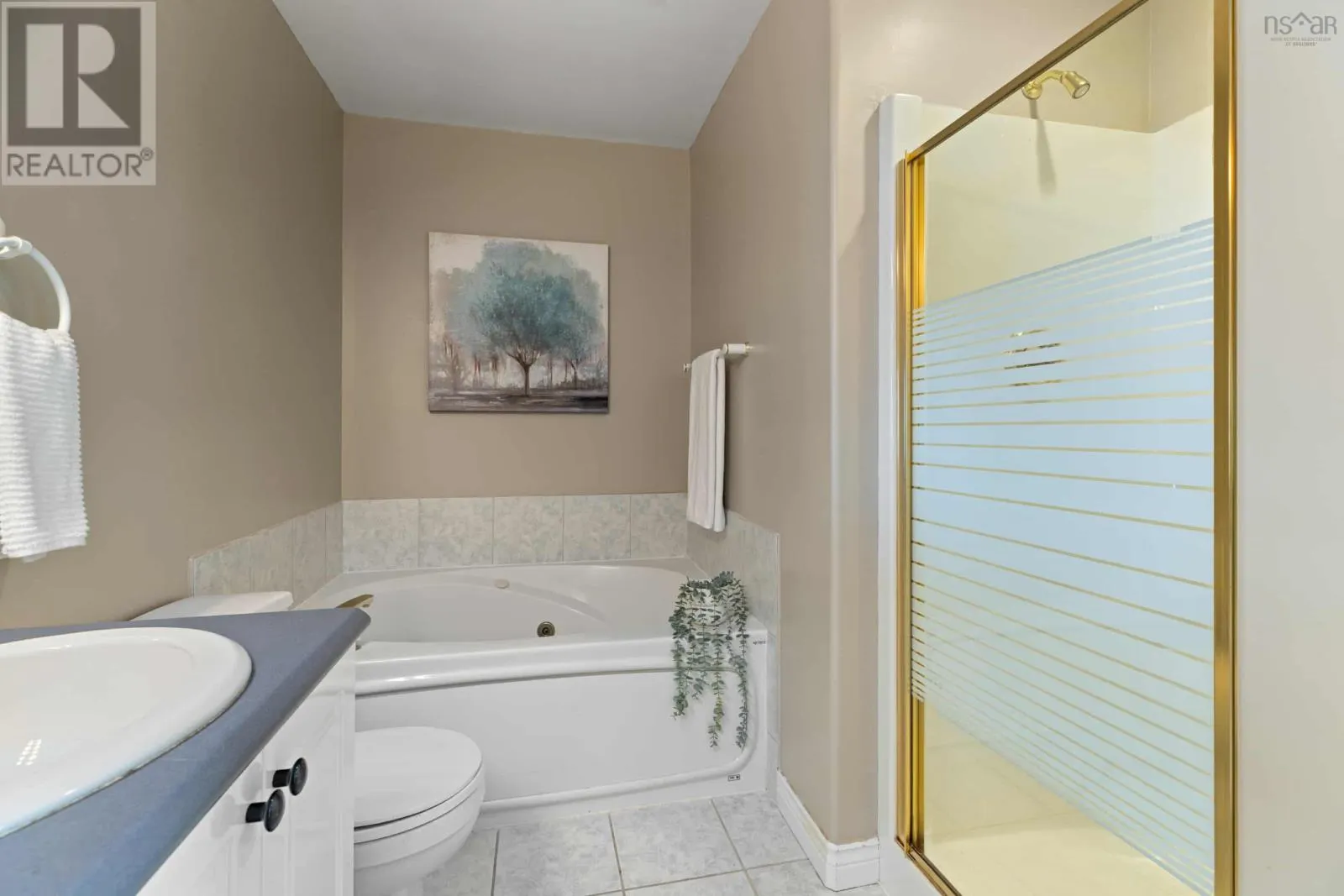 13 Arthur Lismer Court