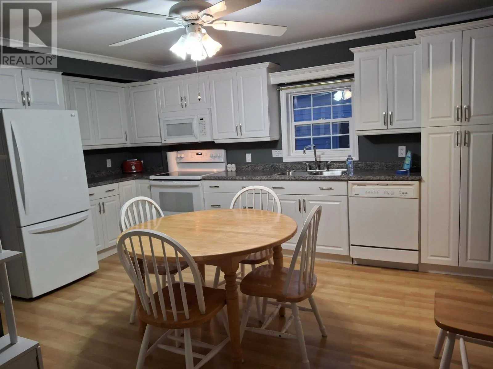 2633 Highway 206