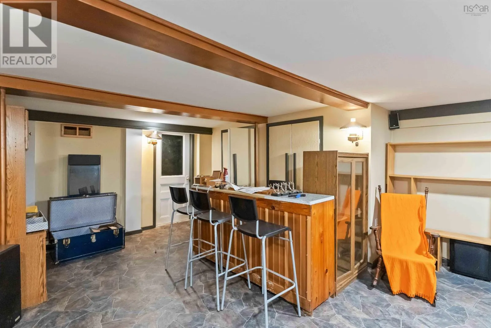 9387 Highway 10