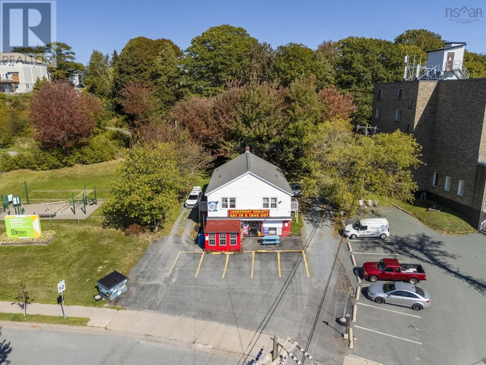 16 6 Lakefront Road