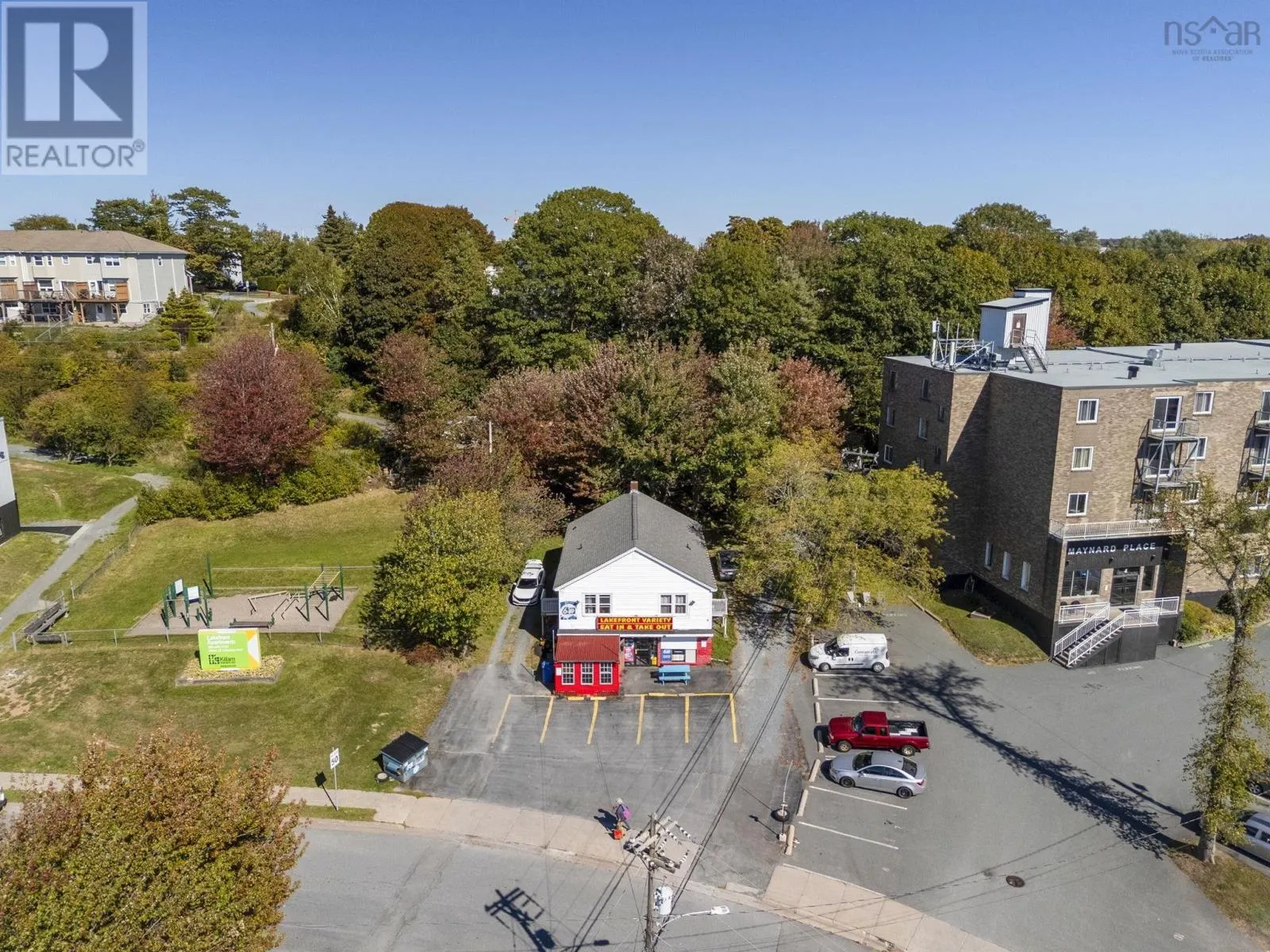 16 6 Lakefront Road