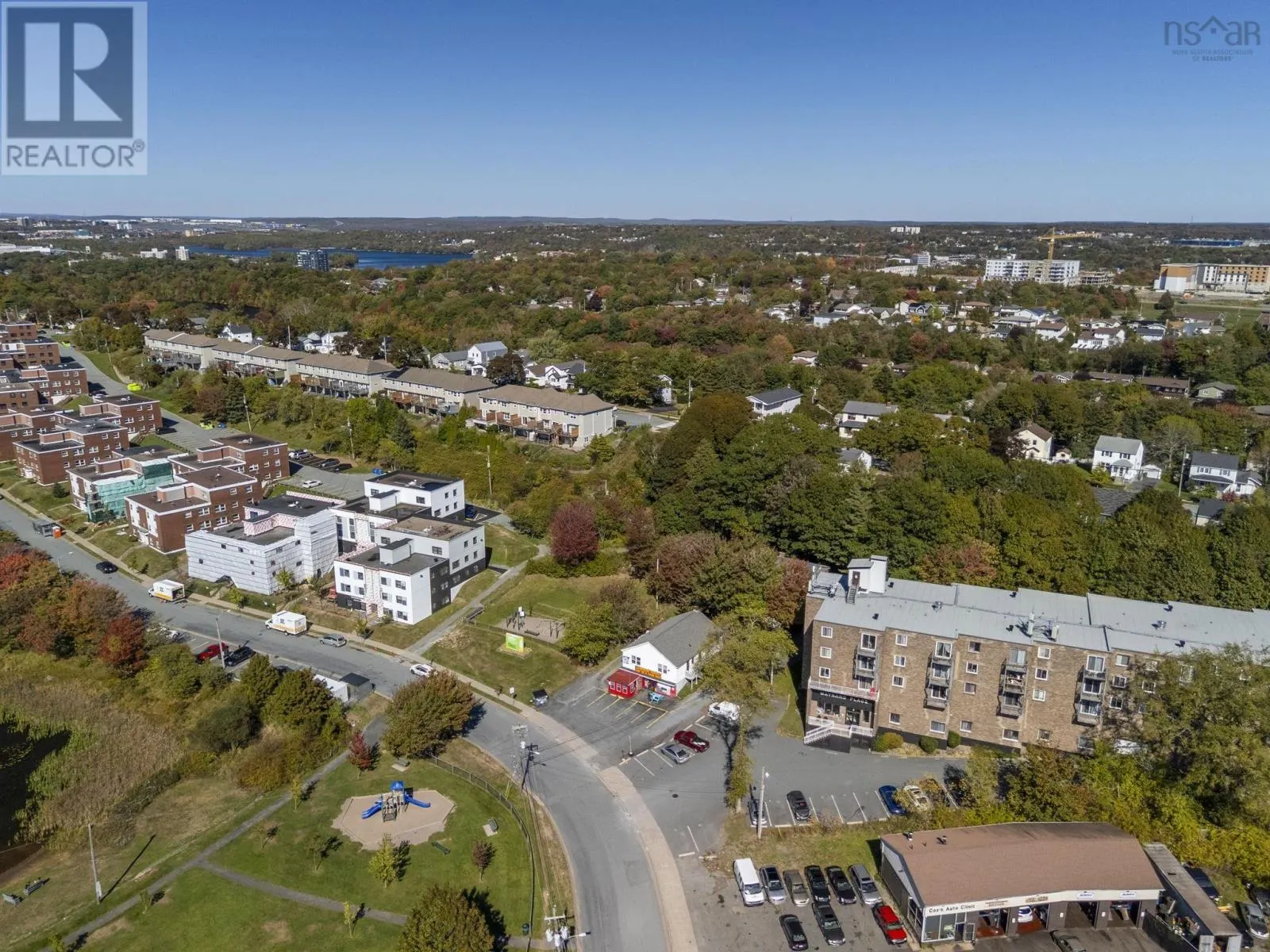 16 6 Lakefront Road