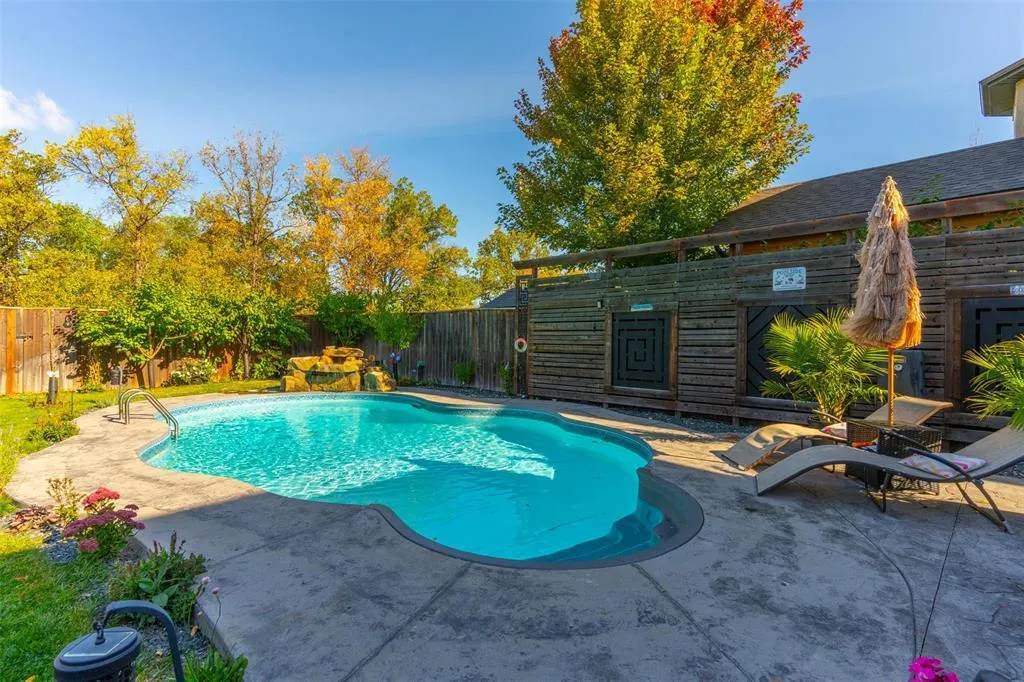 107 Mardena Crescent