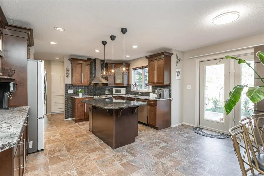 107 Mardena Crescent