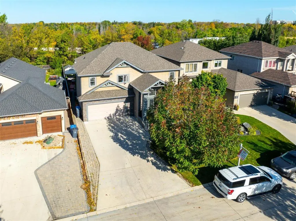 107 Mardena Crescent